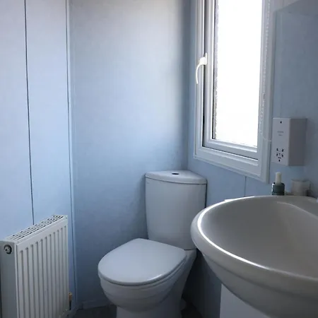 Cozy Caravan In Quiet Area Near אתר קמפינג דה האן